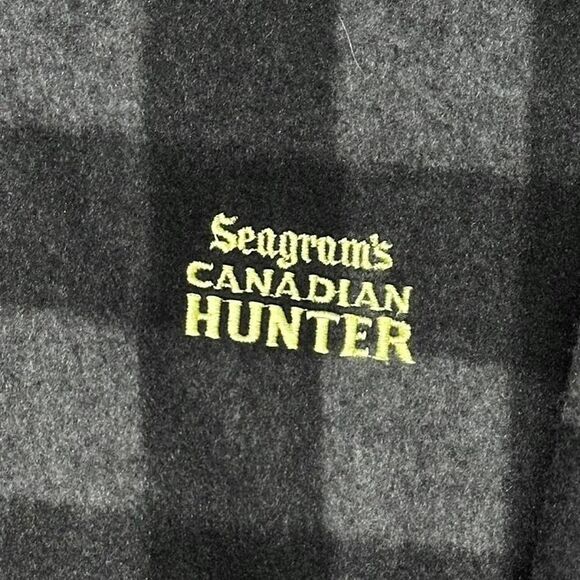 Vintage 80’s Seagrams Canadian Hunter Whiskey Plaid Pullover Jacket - Picture 3 of 7